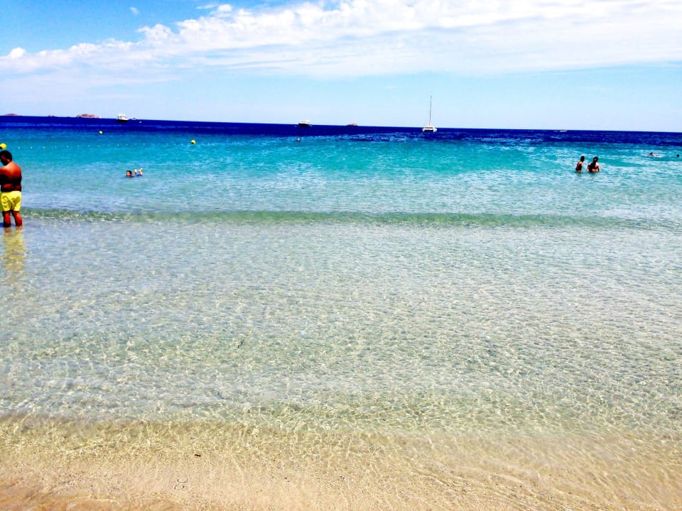 Strand hinter dem Hotel FERGUS Style Bahamas