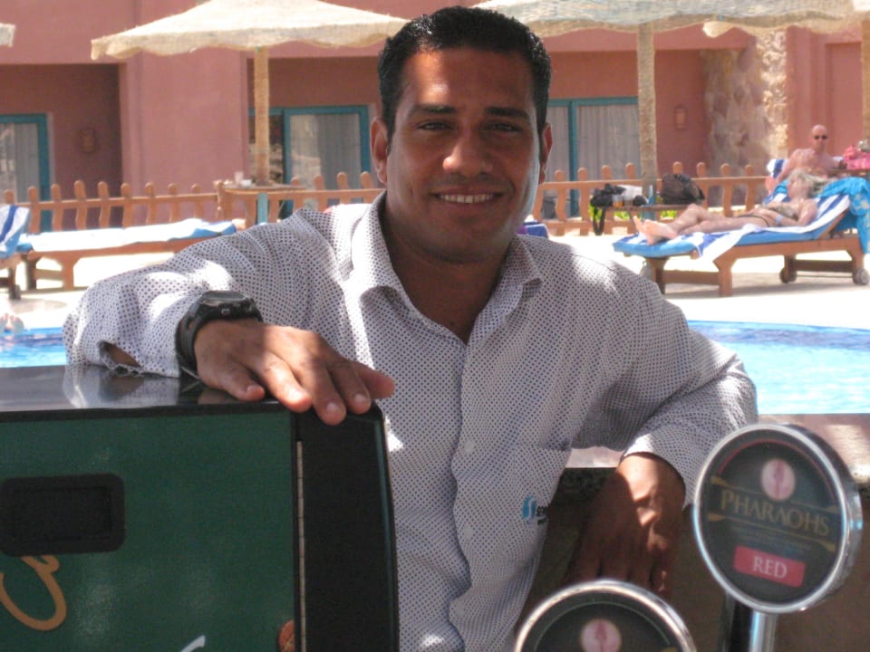 Наш бармен Swisstouch Oriental Resort Marsa Alam
