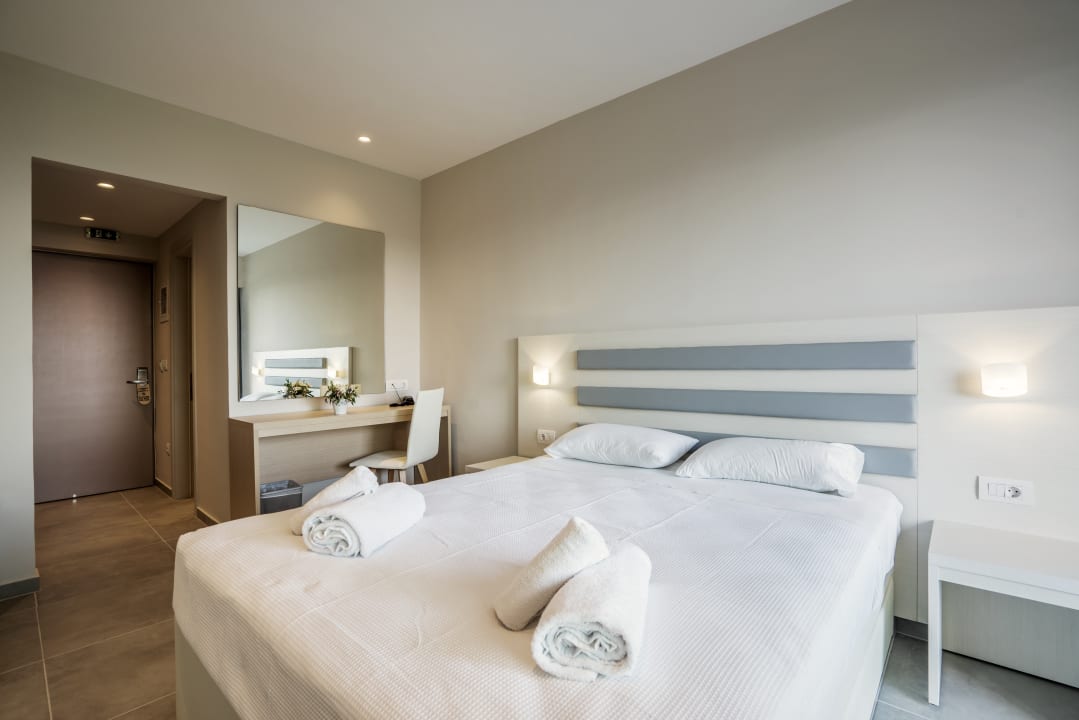 Zimmer CNic Gemini Hotel