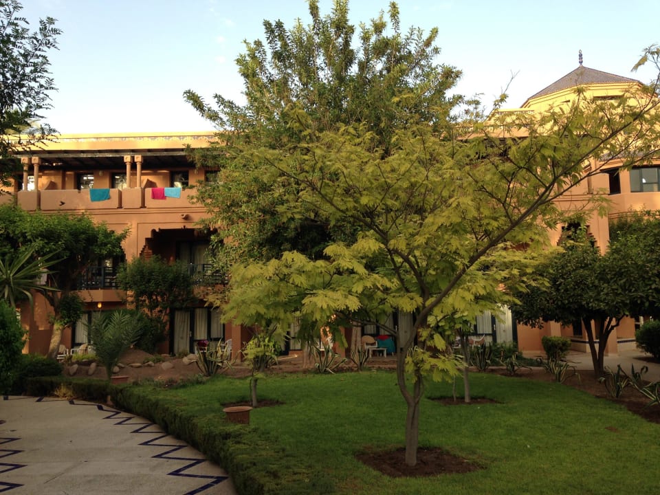 Blick vom Pool in Richtung Lobby Hotel Riu Tikida Garden - Adults Only