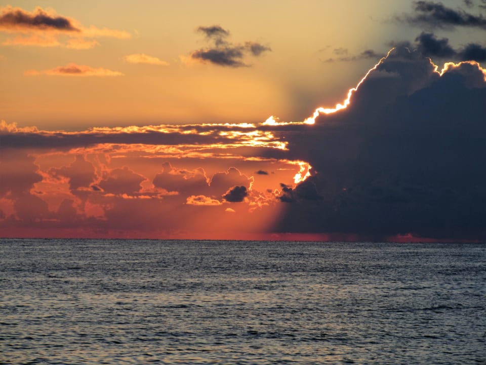 Sonnenaufgang am Strand, gigantisch Hotel Palia Sa Coma Playa