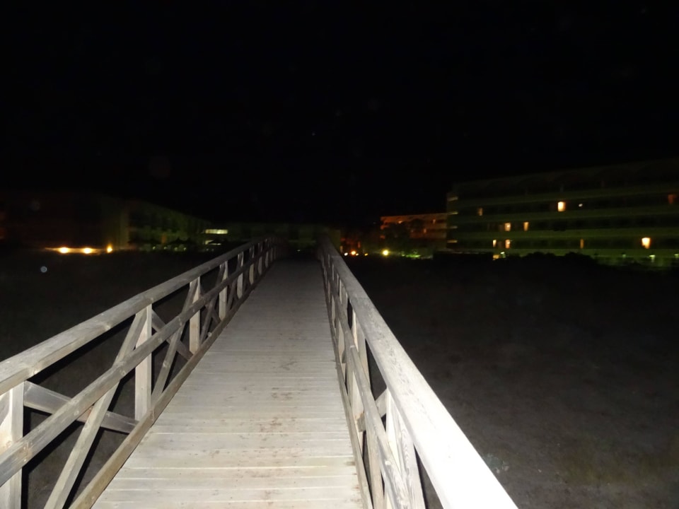 Hotel vom Strand bei Nacht Eix Platja Daurada Hotel & SPA