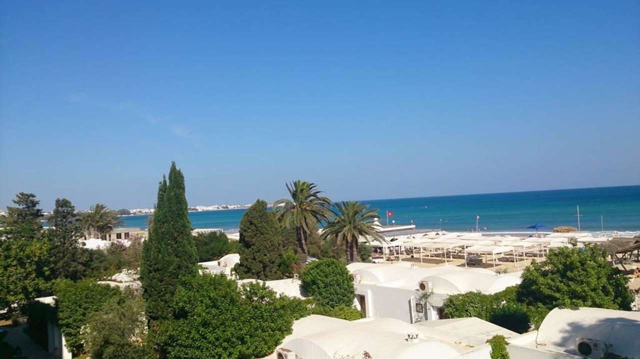 Schönes Ausblick The Orangers Beach Resort and Bungalows