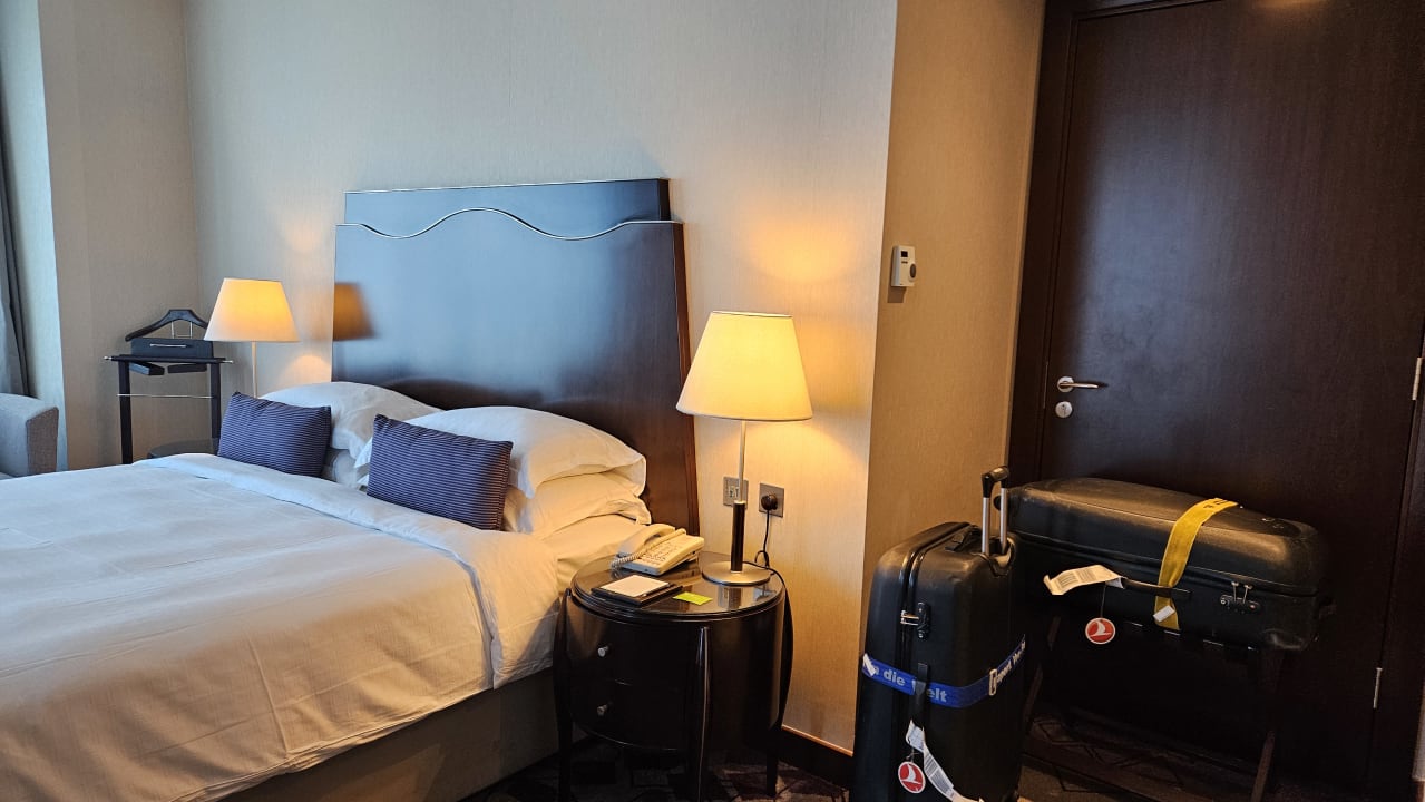 Zimmer Rose Rayhaan by Rotana