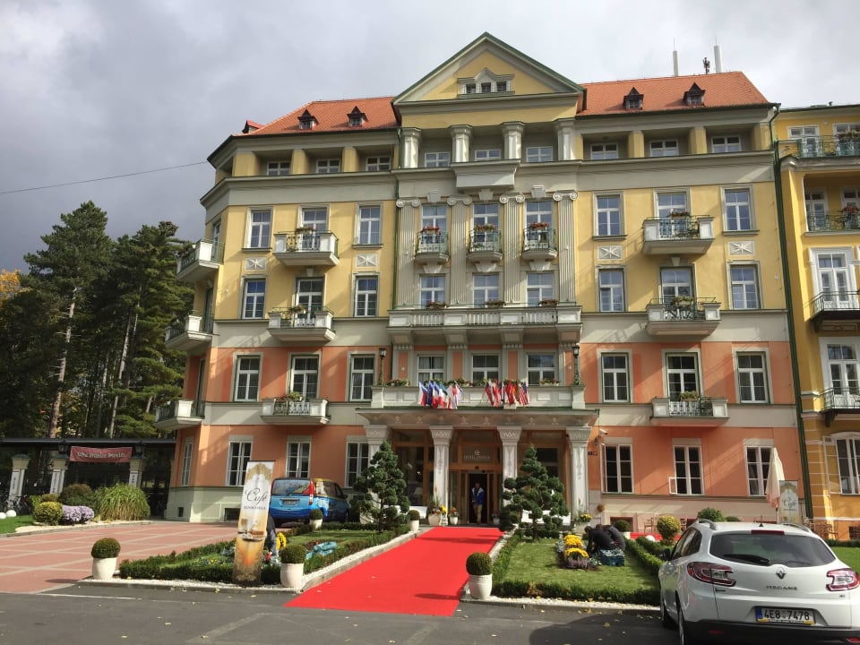 Hoteleingang Kurhotel Pawlik - Aquaforum