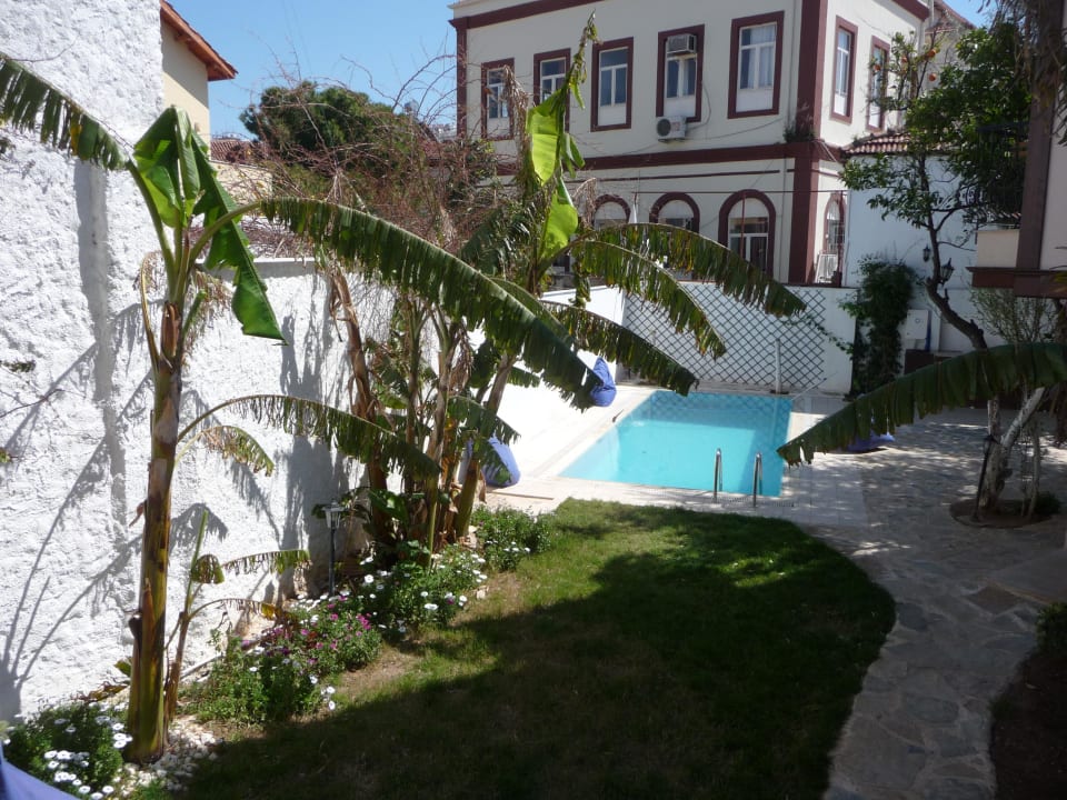 Pool The Suite Apart Hotel