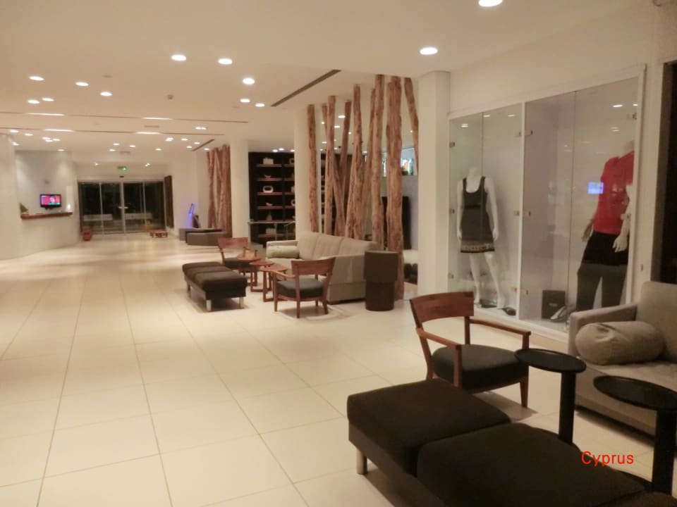 Lobby Napa Mermaid Hotel & Suites