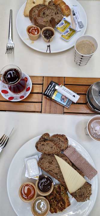 Strand Well Palace Side