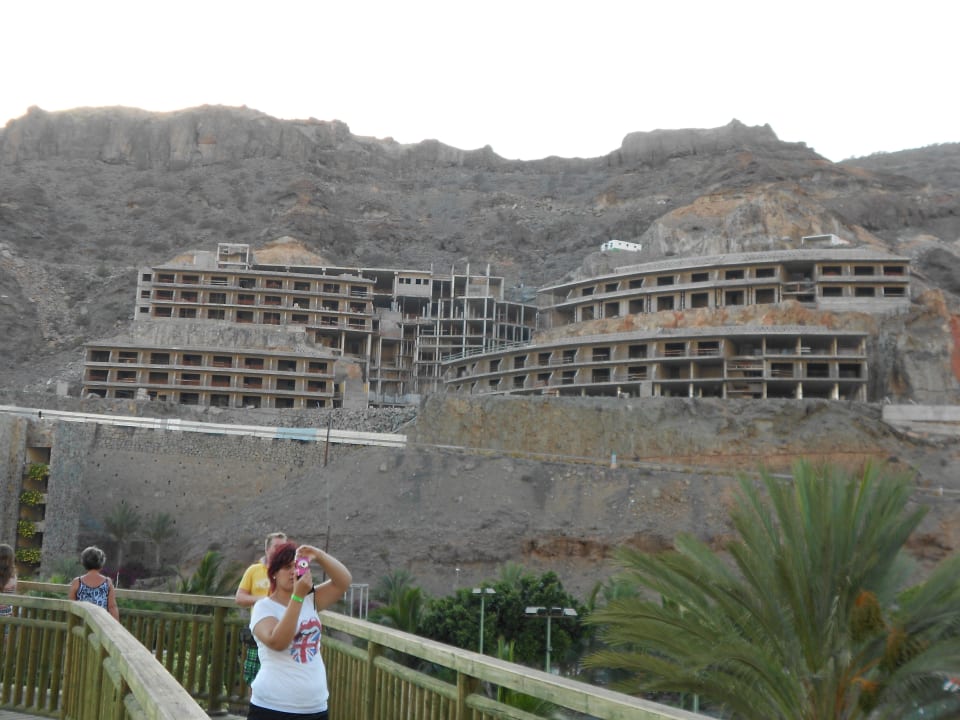 Und weiter bauen LIVVO Costa Taurito