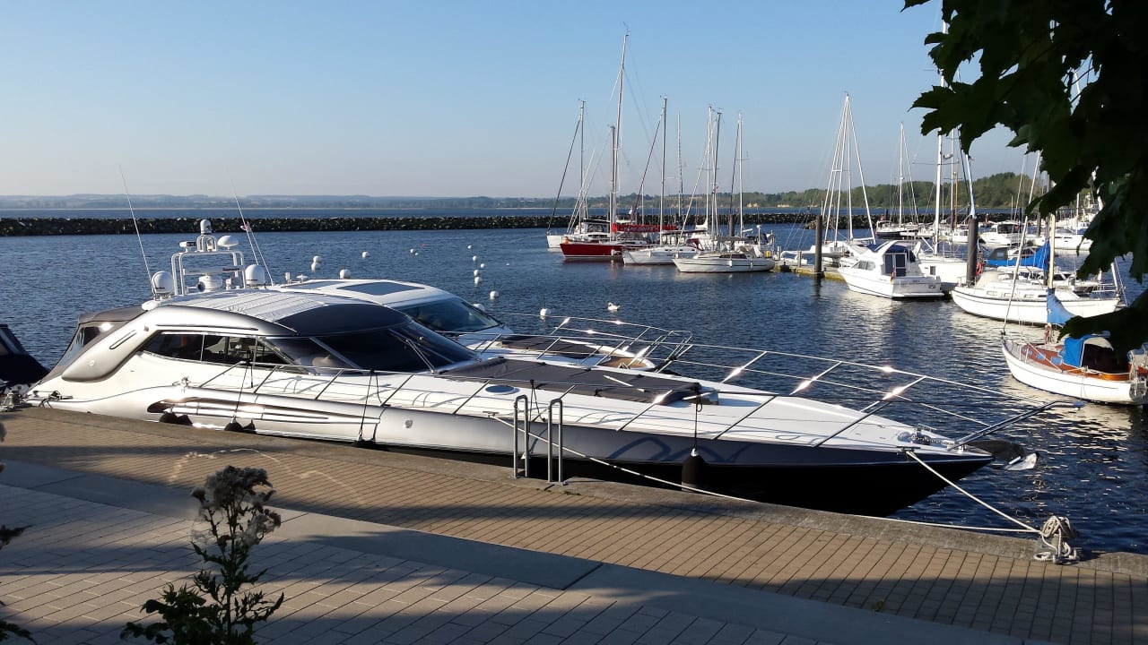 Schnittiger Kreuzer BEECH Resort Boltenhagen