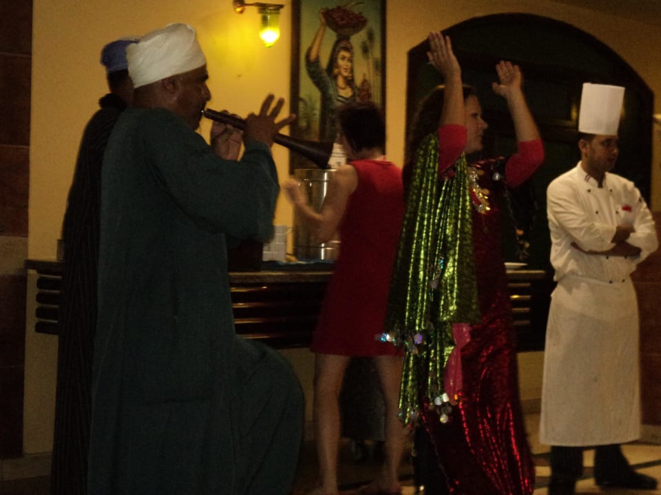 Шоу в ресторане Sunny Days Palma De Mirette Resort & Spa