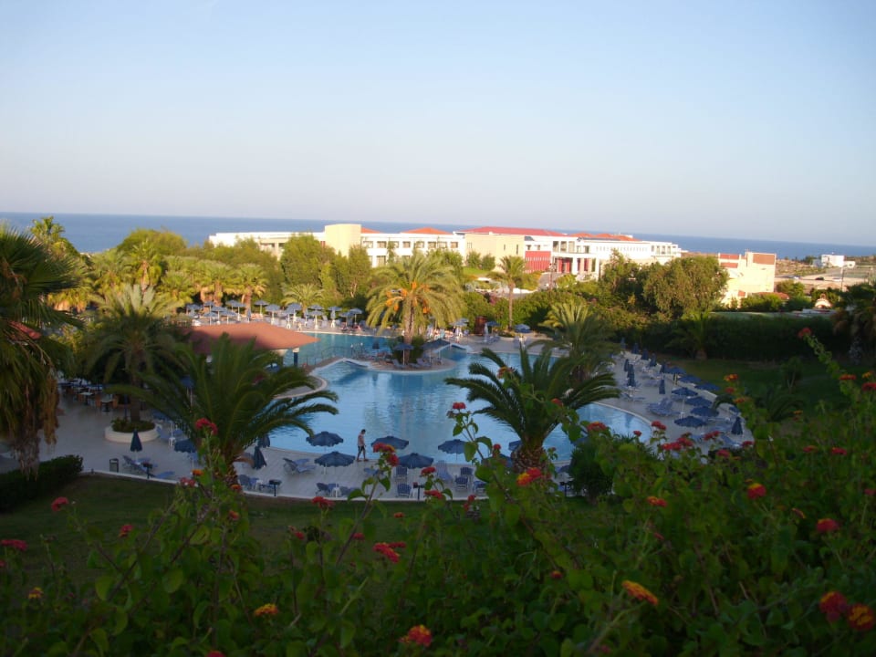 Ausblick auf den Pool Kresten Palace Hotel