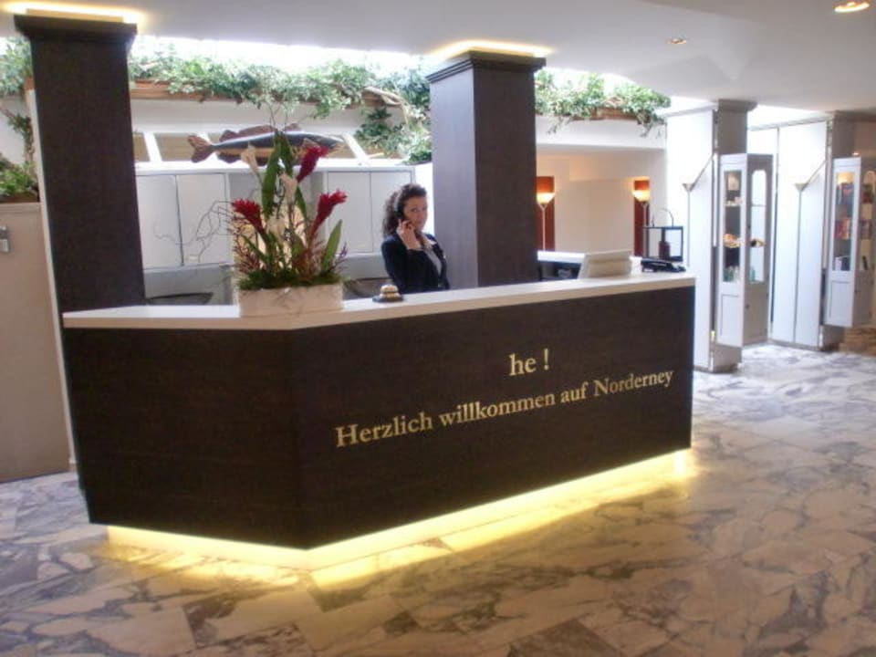 Neu gestalteter  Empfangsbereich Inselhotel Vier Jahreszeiten