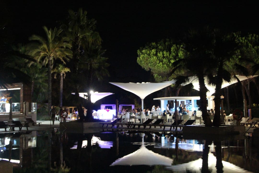 Pool-Bar am Abend TUI BLUE Isla Cristina Palace