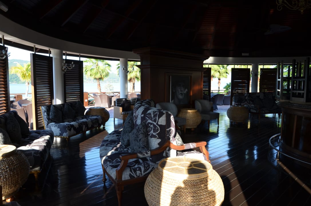 Die Bar am Morgen, als noch nichts los war Secrets Wild Orchid Montego Bay - Adults only