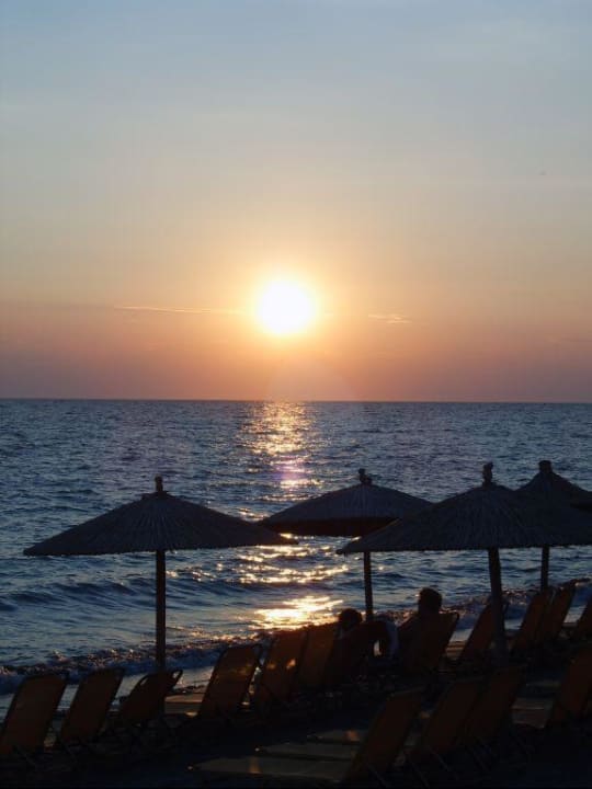 Abends am Strand Iris Hotel