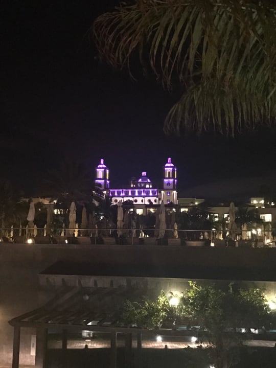 Bei Nacht Lopesan Villa del Conde Resort & Thalasso