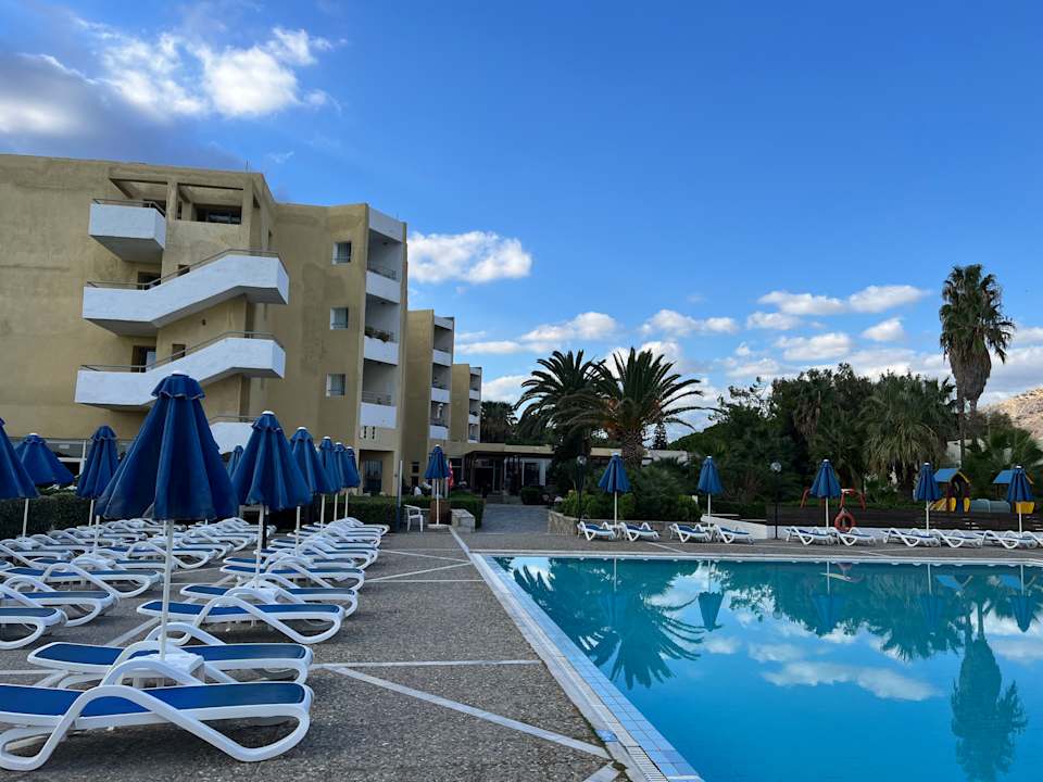 Pool Dessole Dolphin Bay Resort