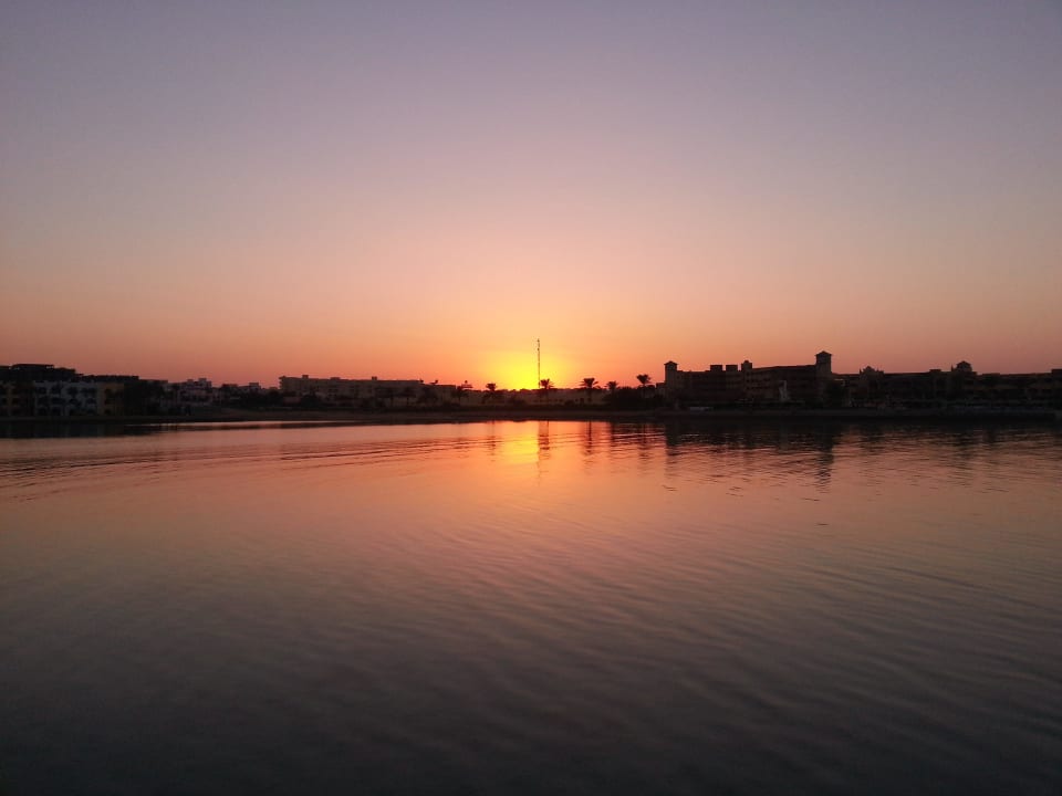 Sonnenuntergang Arabia Azur Resort