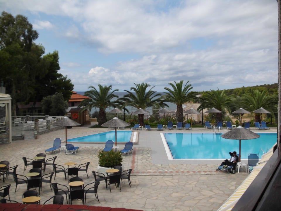 Blick von P.B Blue Dolphin Resort Hotel