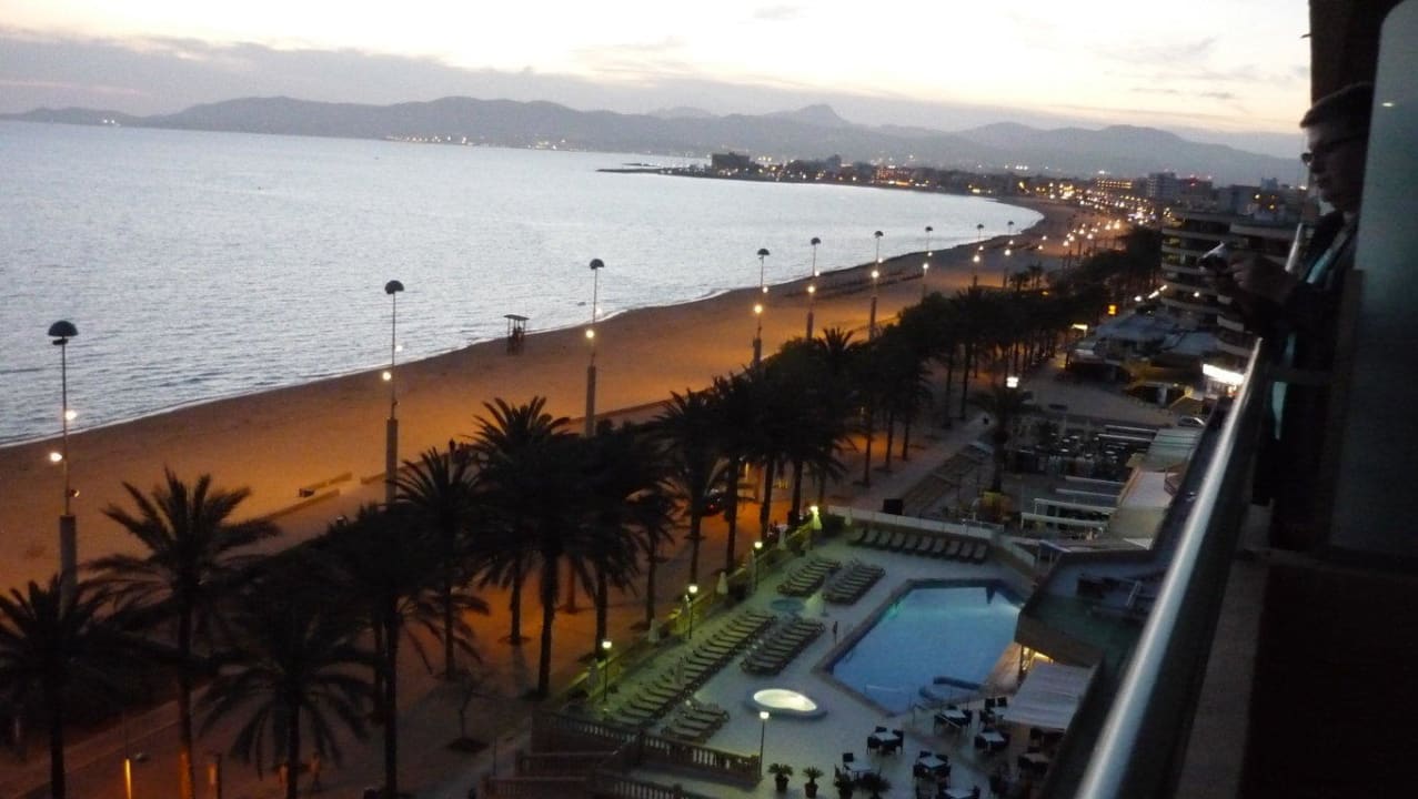 Vom Balkon nach rechts allsun Hotel Pil-lari Playa