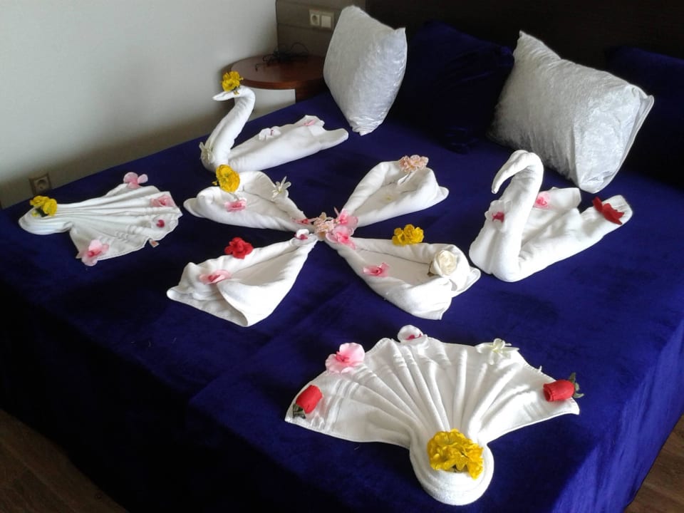 Geburtstagsdeko Bett Hotel Grand Side