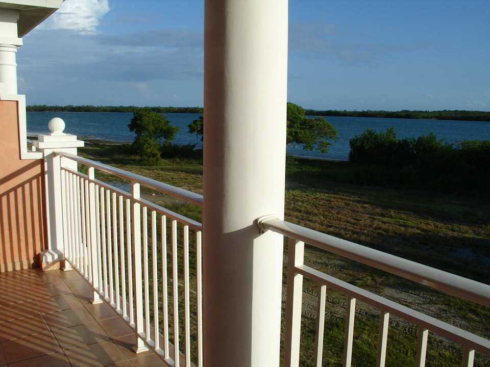 Blick vom Balkon nach links Privilege Cayo Libertad - Adults only
