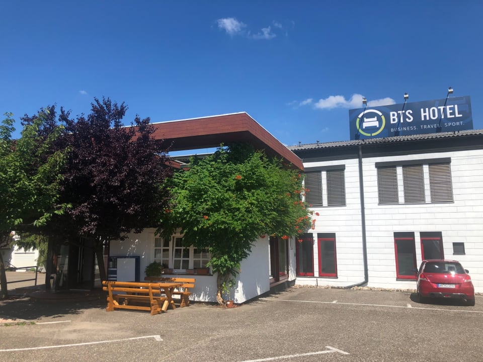 Außenansicht BTS Hotel Garni