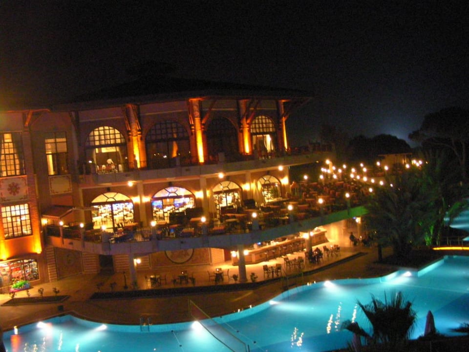 Buffet & pool view Papillon Zeugma Relaxury