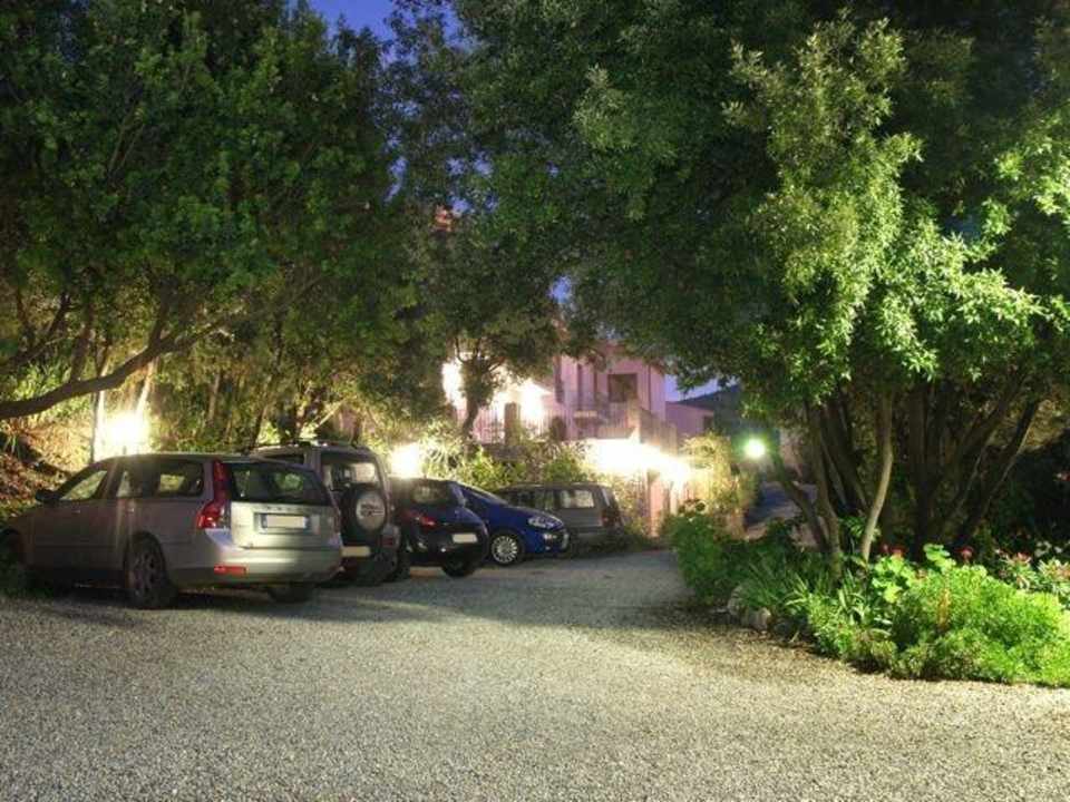 Parcheggio Privato Residenza Locci