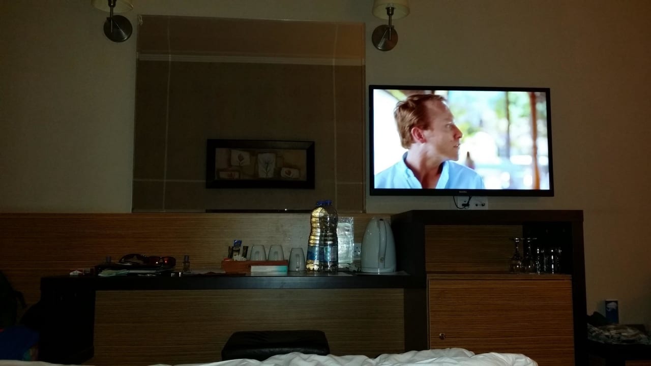 Schönes Zimmer und großer TV Aqua Fantasy Aquapark Hotel & Spa