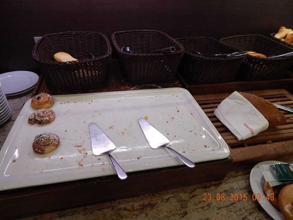 Am Buffet IntercityHotel Mainz