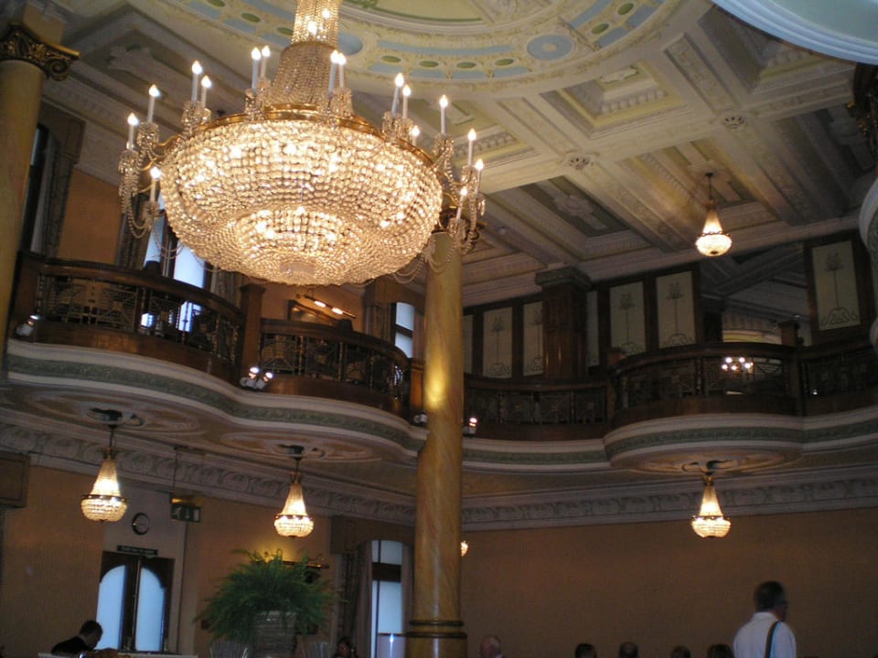 Luster im Frühstückssaal St. Ermin's Hotel