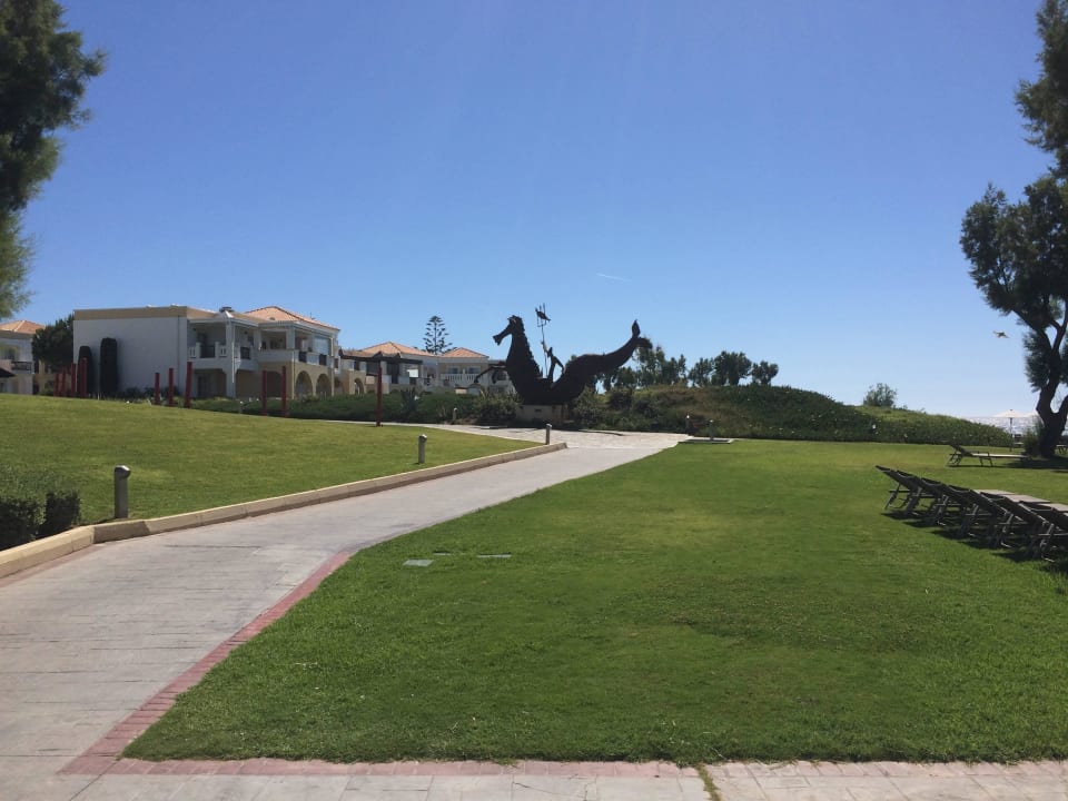 Alles sehr gepflegt Neptune Luxury Resort