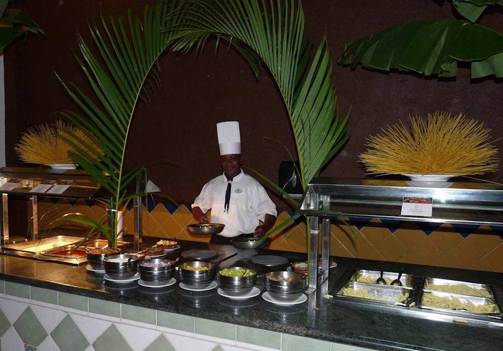 Büffet im Hauptrestaurant Punta Cana Princess All Suites Resort & Spa