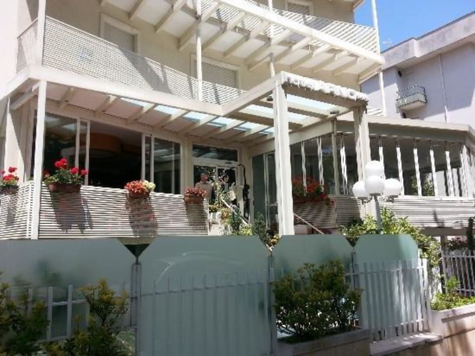 Fronte hotel 3 Hotel Arno