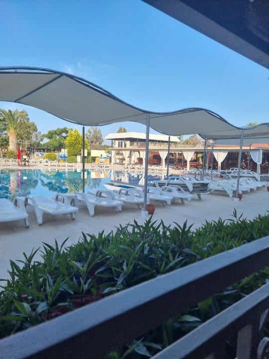 Pool Club Yali Hotels & Resort
