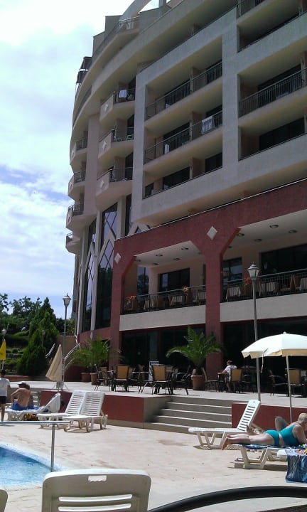 Przy basenie Odessos Park Hotel