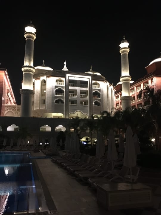 Außenansicht Royal Taj Mahal Hotel