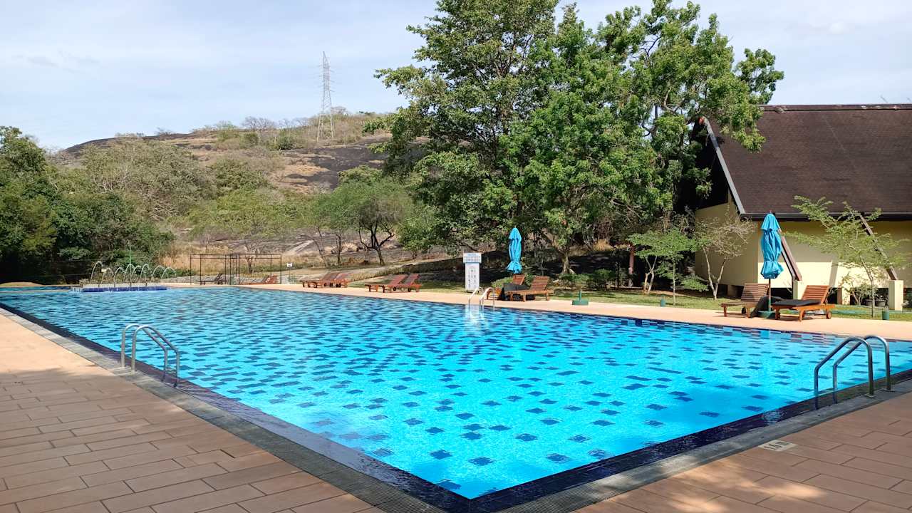 Pool Occidental Paradise Dambulla