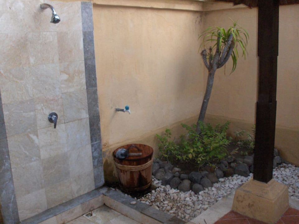 Open-Air Bad Hotel Vila Ombak