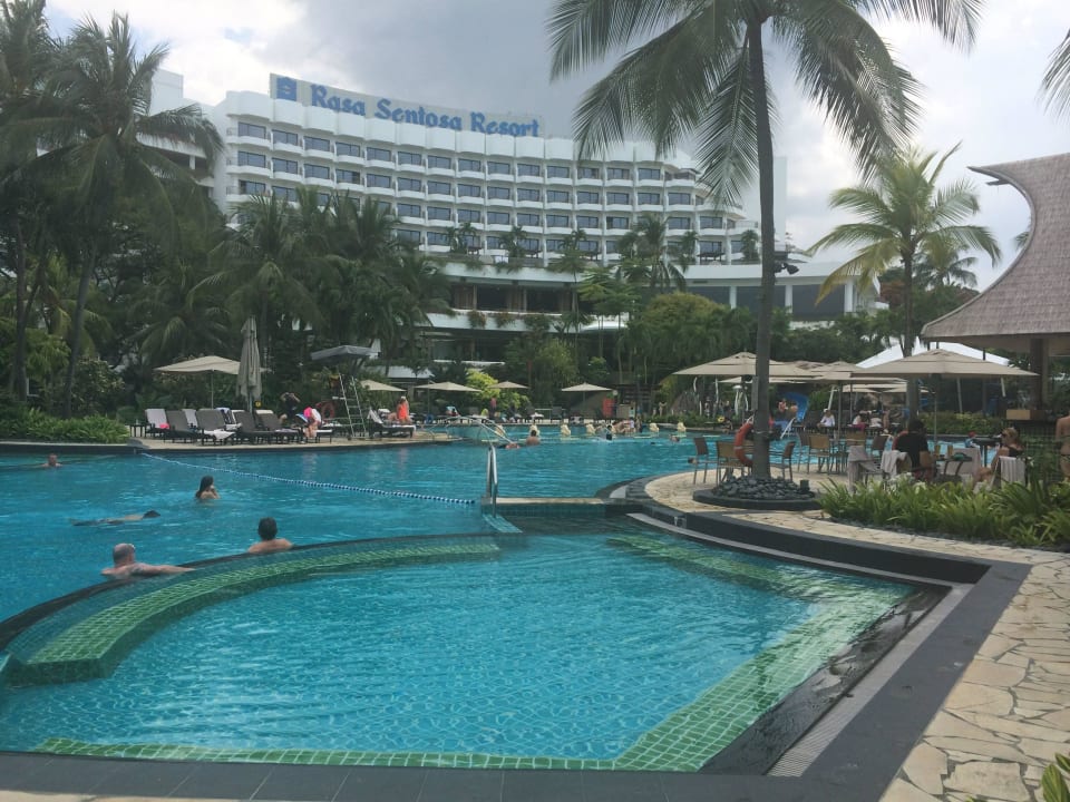 Basen Hotel Shangri-La's Rasa Sentosa Resort