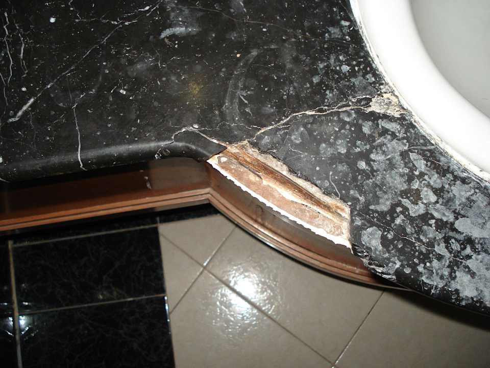 Waschbeckeneinfassung Hotel Moon Valley Apartments