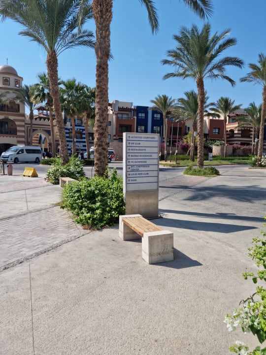 Außenansicht Pickalbatros Palace Hotel-Port Ghalib
