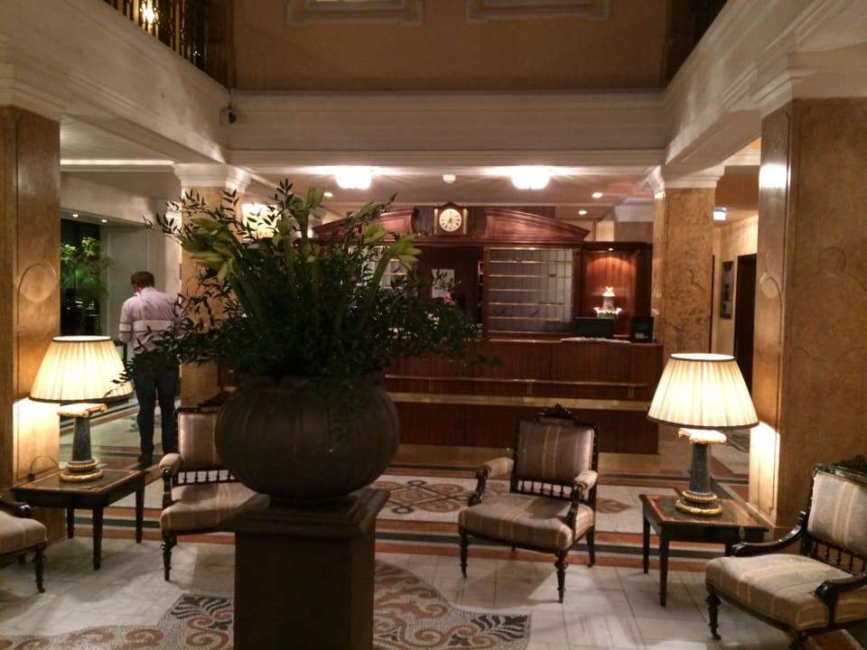 Lobby und Rezeption Hotel Sacher