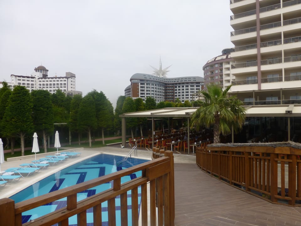 Pool Saturn Palace Resort Hotel