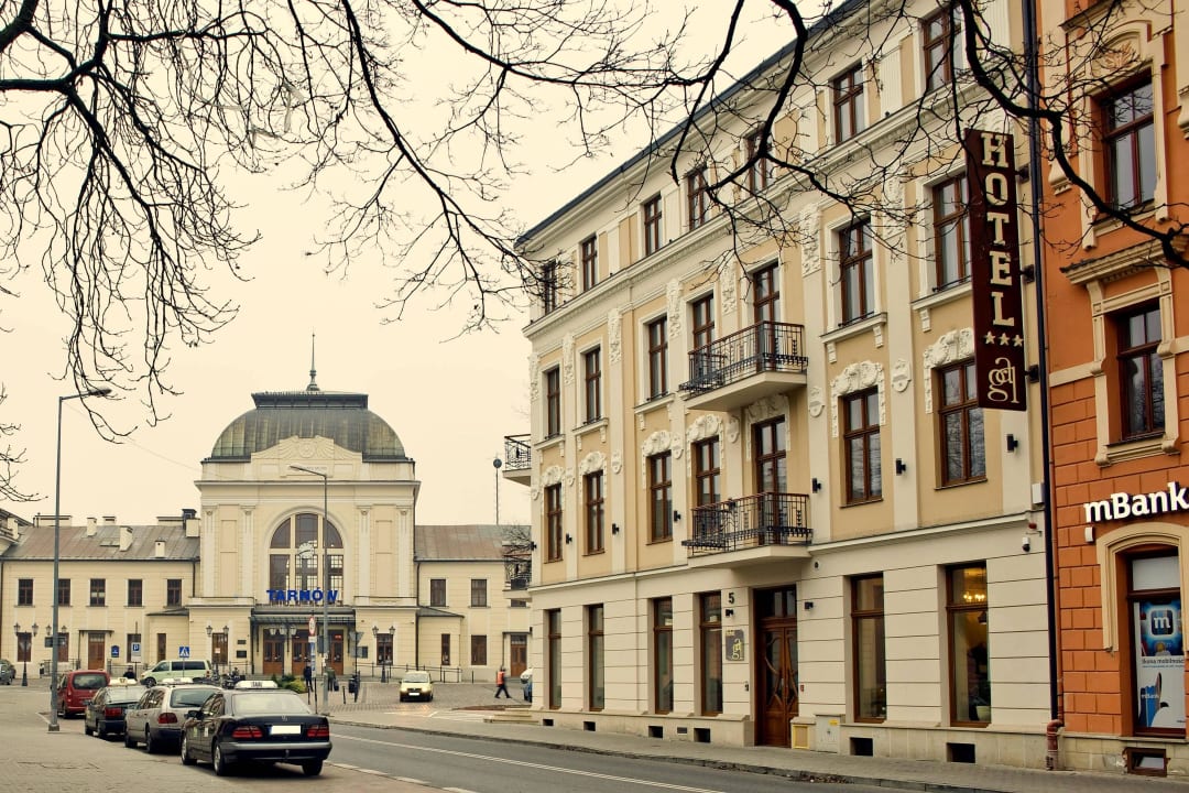 Widok zewnętrzny hotelu GAL Hotel GAL