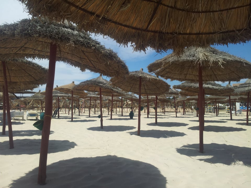 Strand Hotel Nesrine