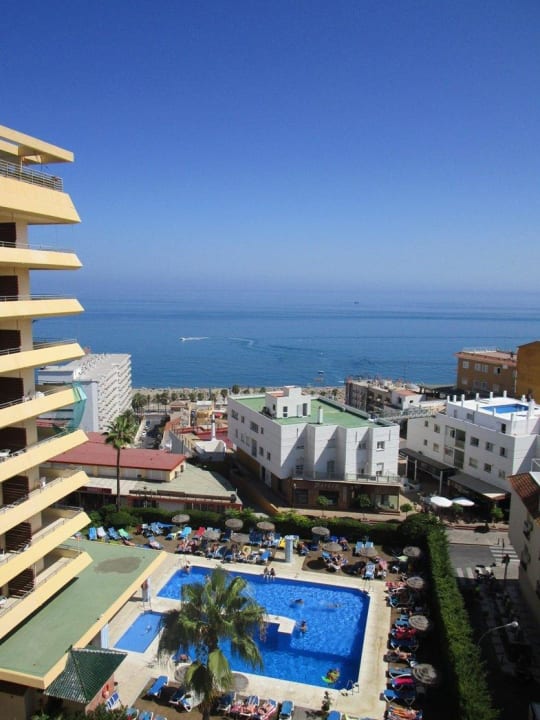 Blick vom Hotelzimmer auf Pool und Strand BLUESEA Gran Cervantes