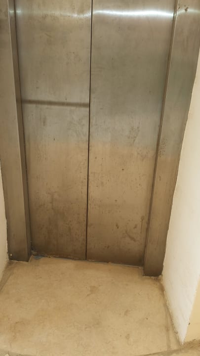 Výtah! svezli by jste se? Siva Golden Bay Makadi